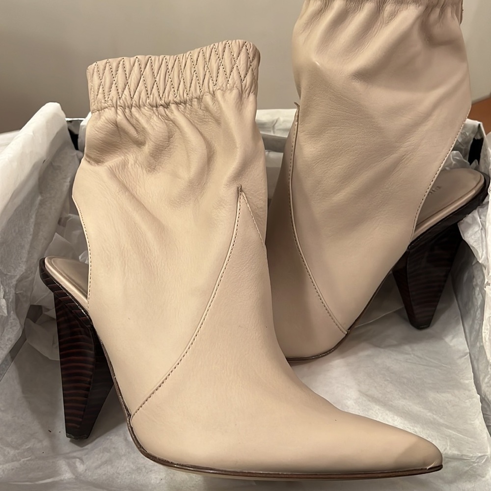 New, NEVER WORN Cream colored Sigerson Morrison booties. Size 8.